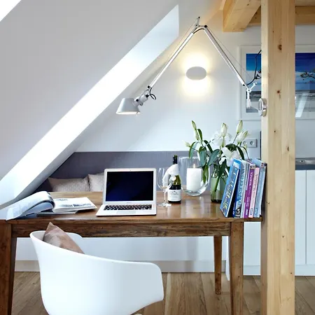 Königsschlaf No7 - Dachwohnung Mit Galerie Im Herzen Von