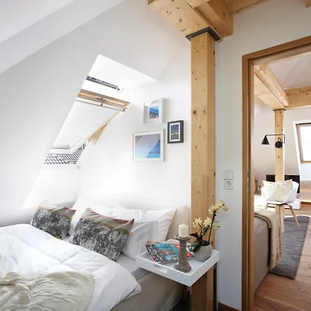 Koenigsschlaf No7 - Dachwohnung Mit Galerie Im Herzen Von Apartment