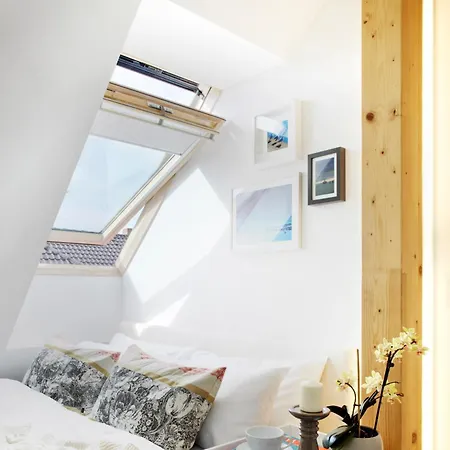 Königsschlaf No7 - Dachwohnung Mit Galerie Im Herzen Von