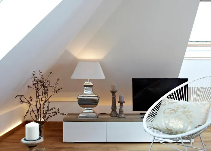 Koenigsschlaf No7 - Dachwohnung Mit Galerie Im Herzen Von קונסטנץ